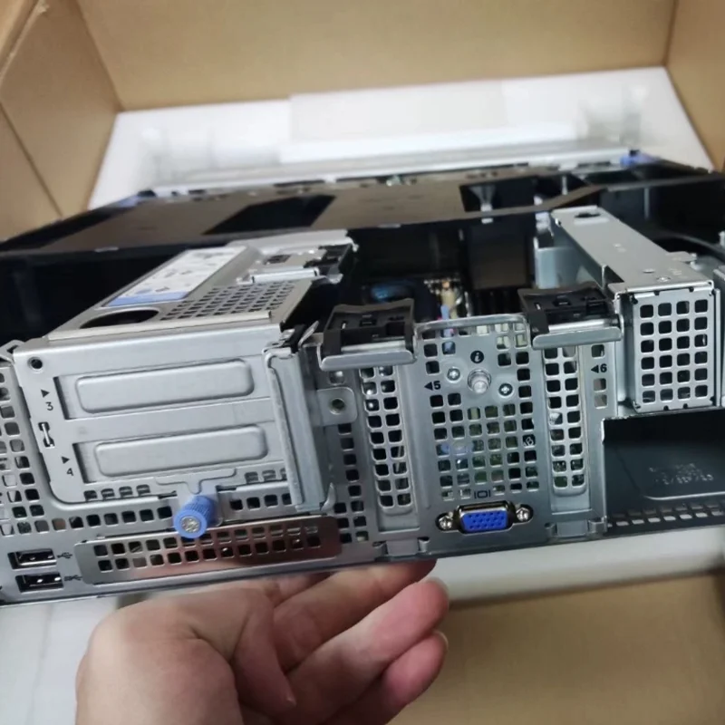 Best Price New PowerEdge R750 2U Rack Server with Intel Xeon 8380 2.3Ghz 40 Cores CPU and 8GB Memory in Stock
