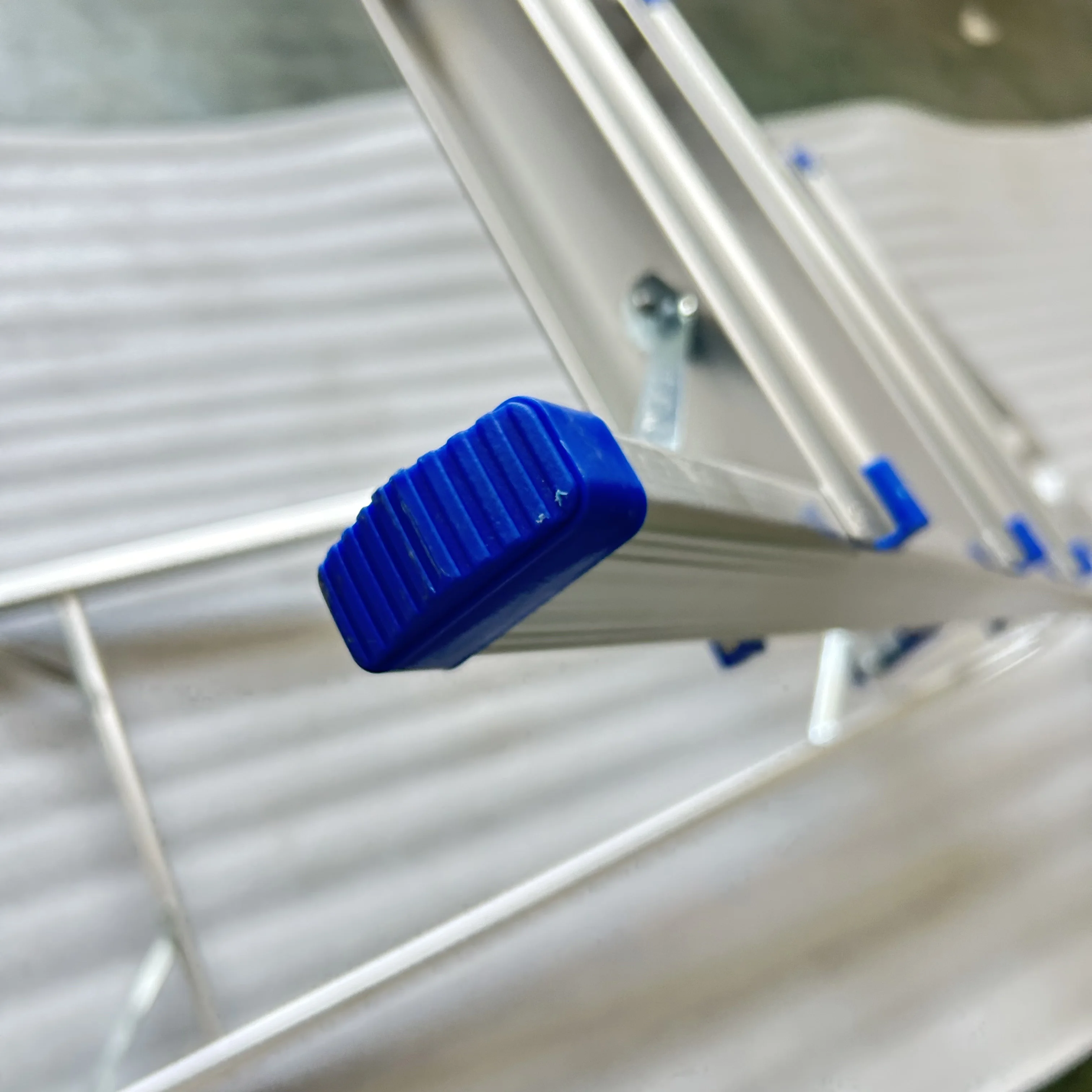 EN131 Approved Aluminum Household Fold-Up Ladder Domestic Straight Structure