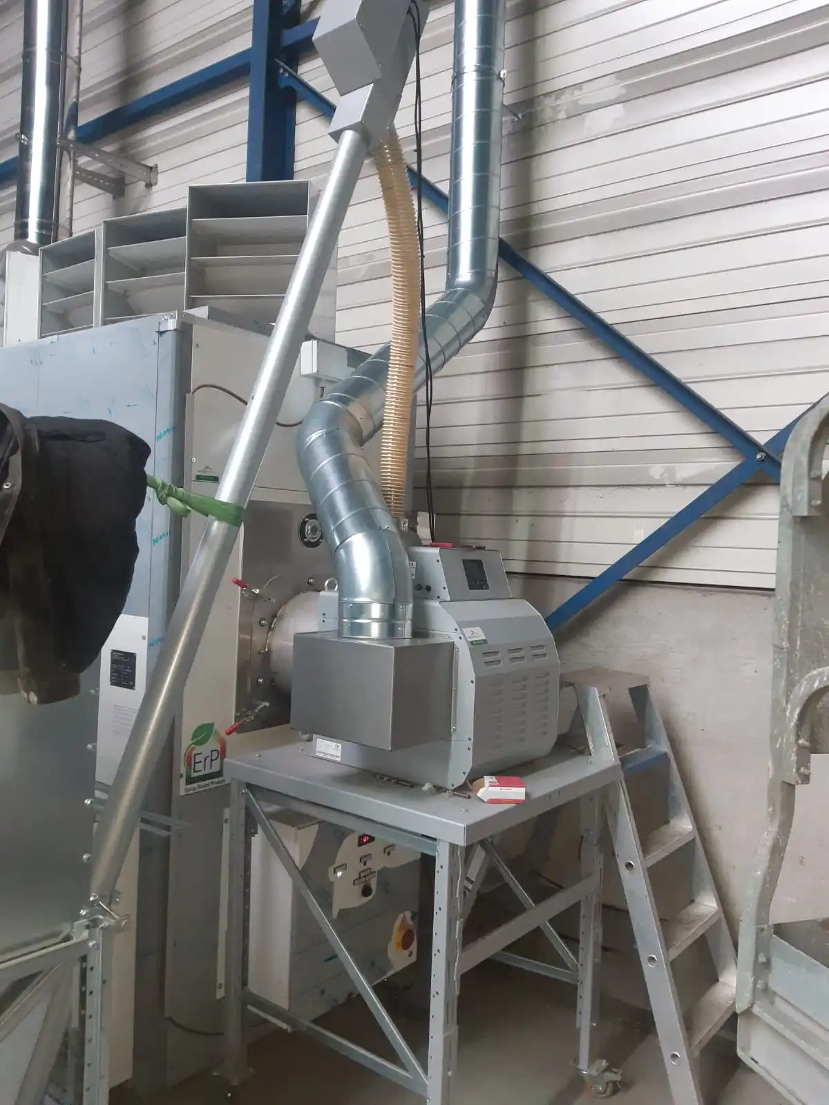 B-max Warm Air Heater 300 for heating of buildings green houses farms