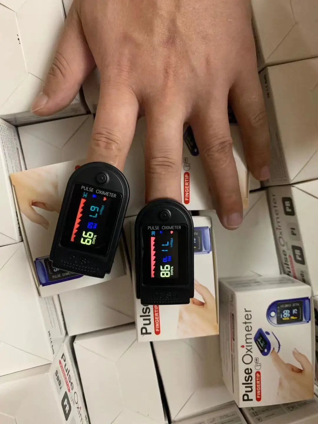 
Blood oxygen Heart Rate Monitor LCD Oximetro Health Monitors fingertip finger pulse oximet ers 