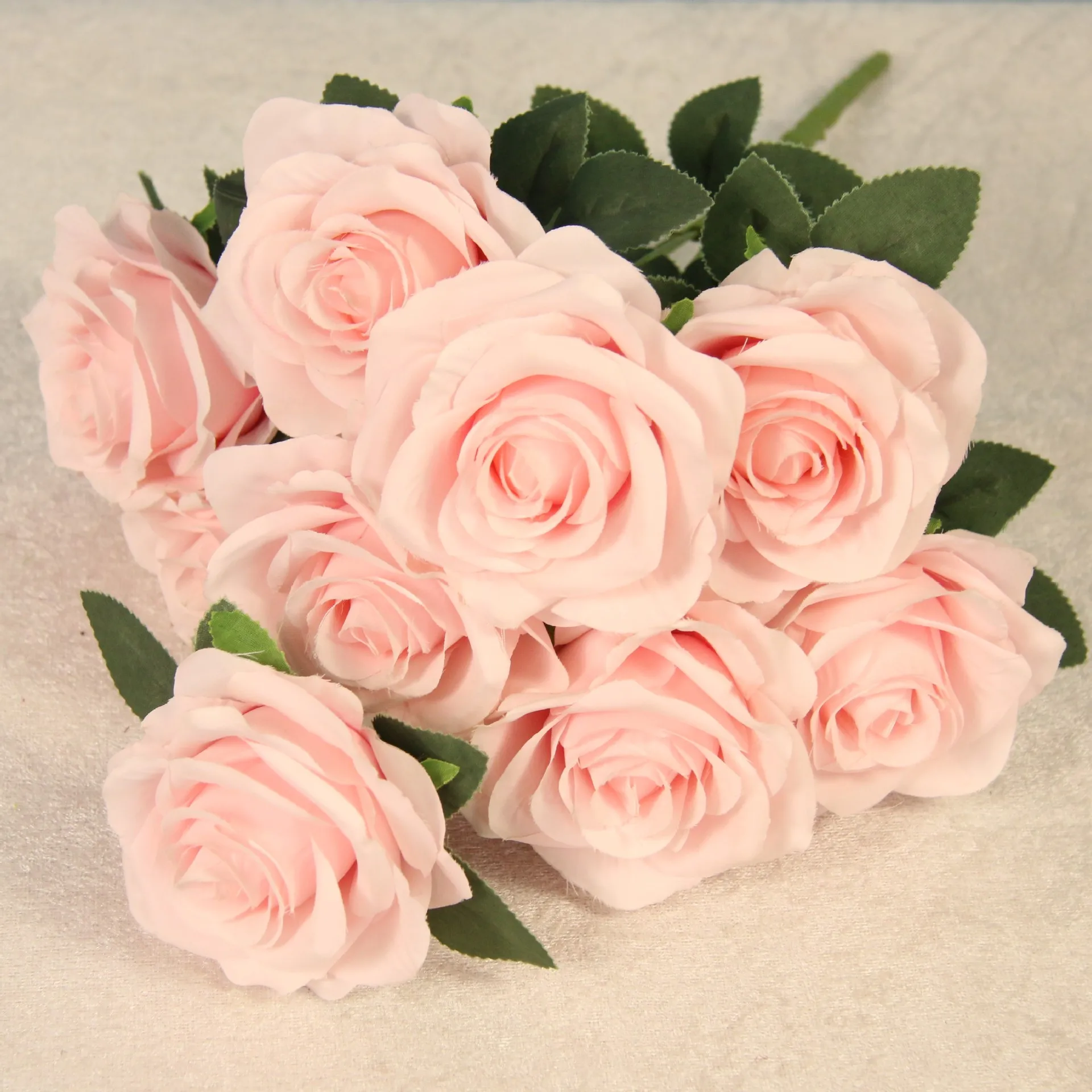 Bridal Hand Holding Artificial Flower Wedding Bouquet Rose Party Decorations Artificial Flower