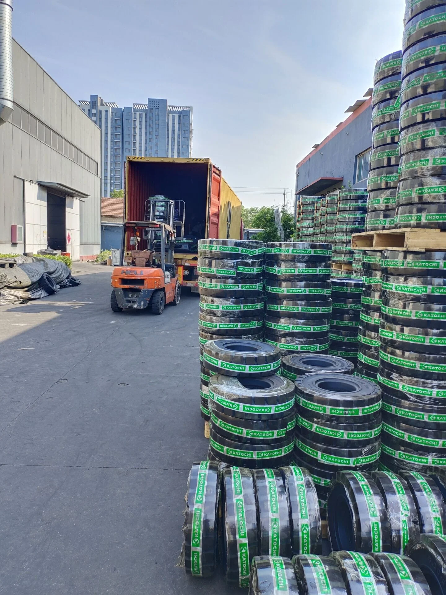 press on solid tyre 16 6 10 1 2 sm  press on solid tyre 16 5 10 1/2