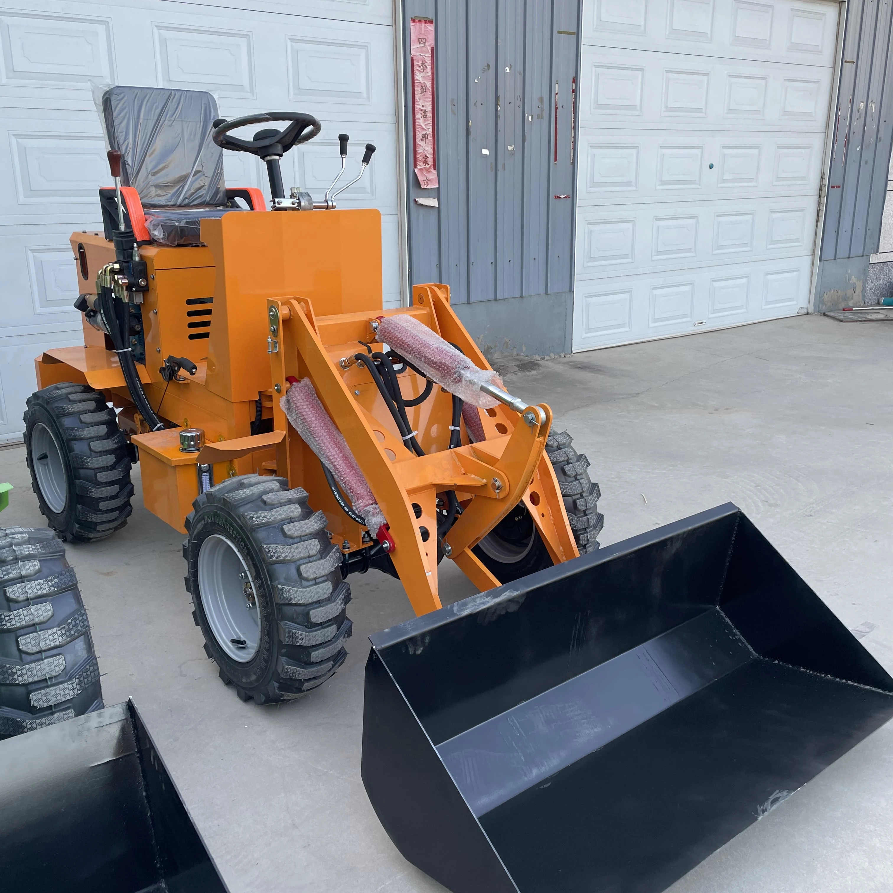 Mini Wheel Loader Construction 400kg Capacity Diesel 4x4 18HP Core Components including Motor Pump Gearbox PLC Available India