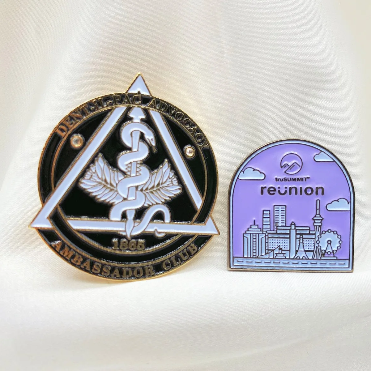 Bulk Cartoon Unique Beautiful Character Die Struck Gold Metal Enamel Horror Movie Beauty Pins Bulk