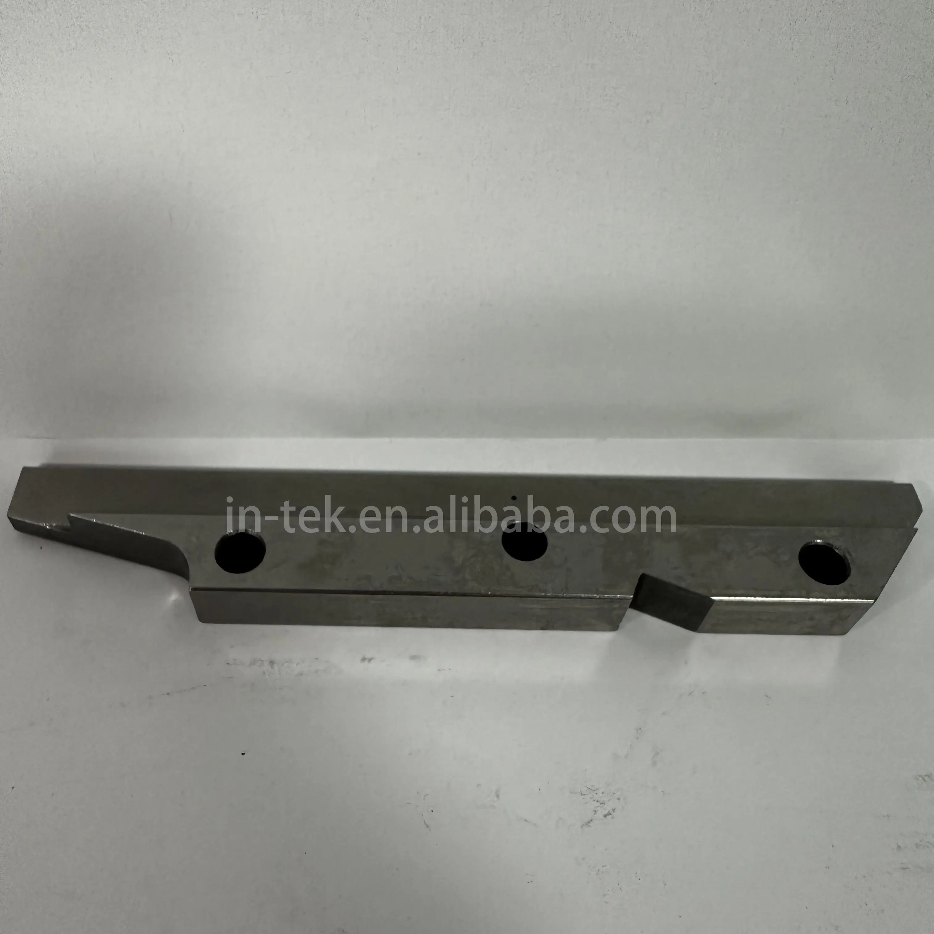 high quality projectile machine loom spare parts sulzer 911316268 ES lower guide rail