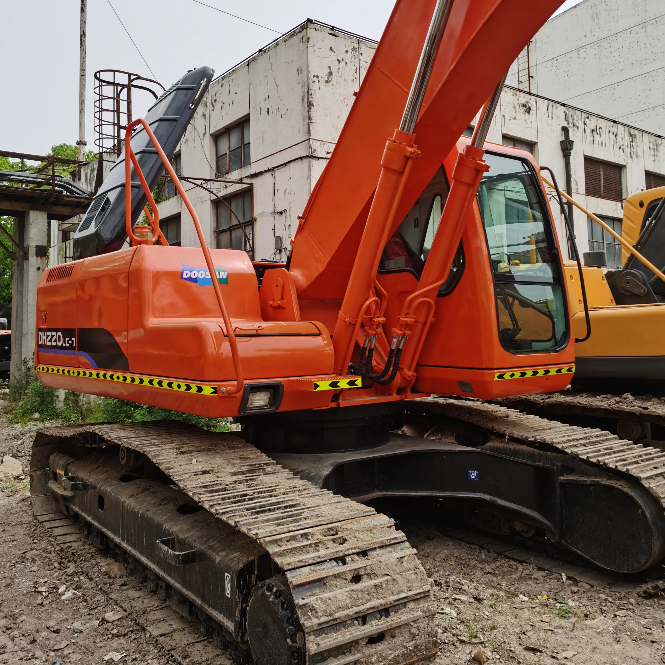 Б/у экскаватор гусеничный 22ton экскаватора doosan DH220 DH220LC-7 экскаваторы для