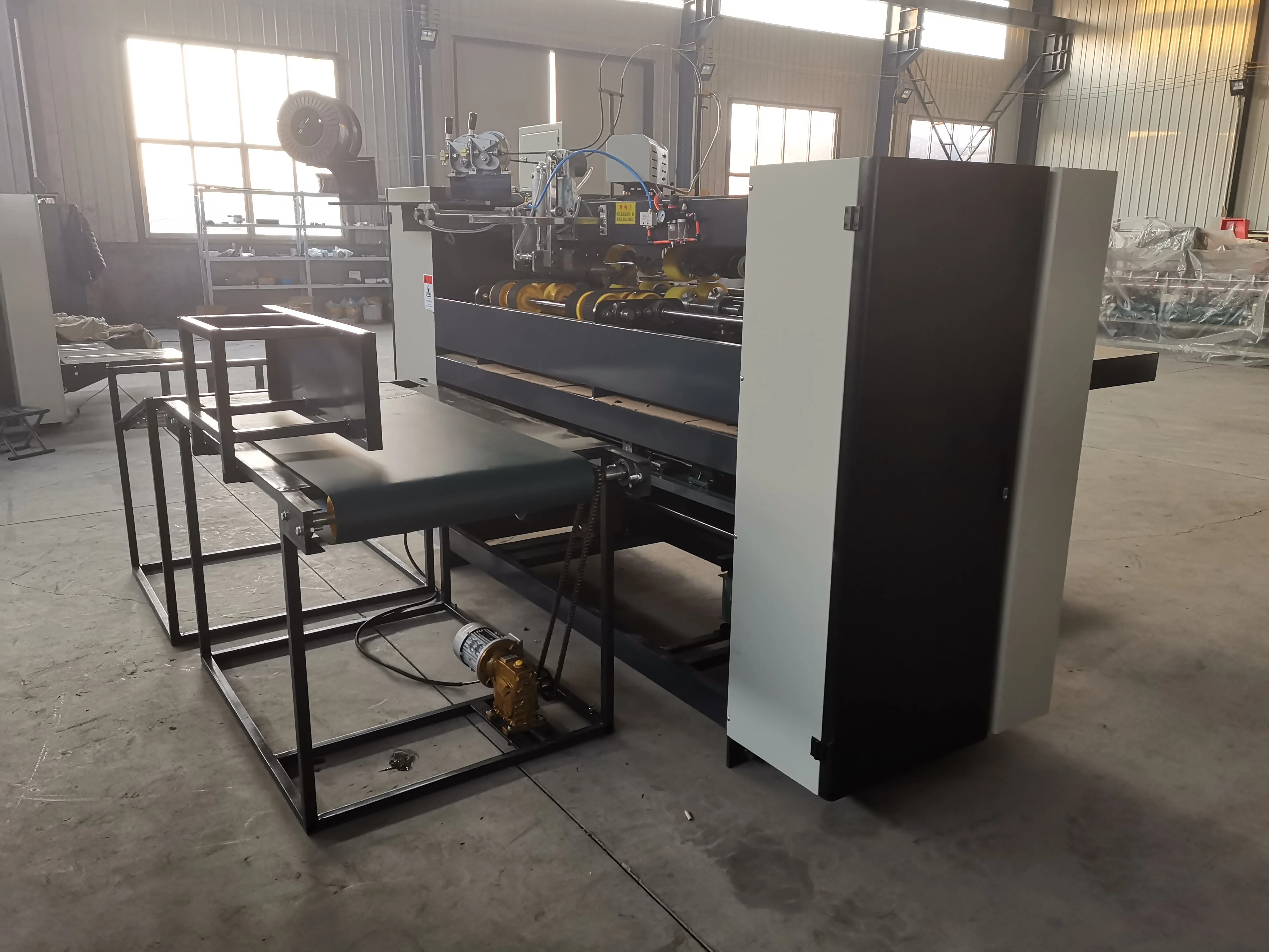 
High speed semi automatic stitching corrugated box making machine 