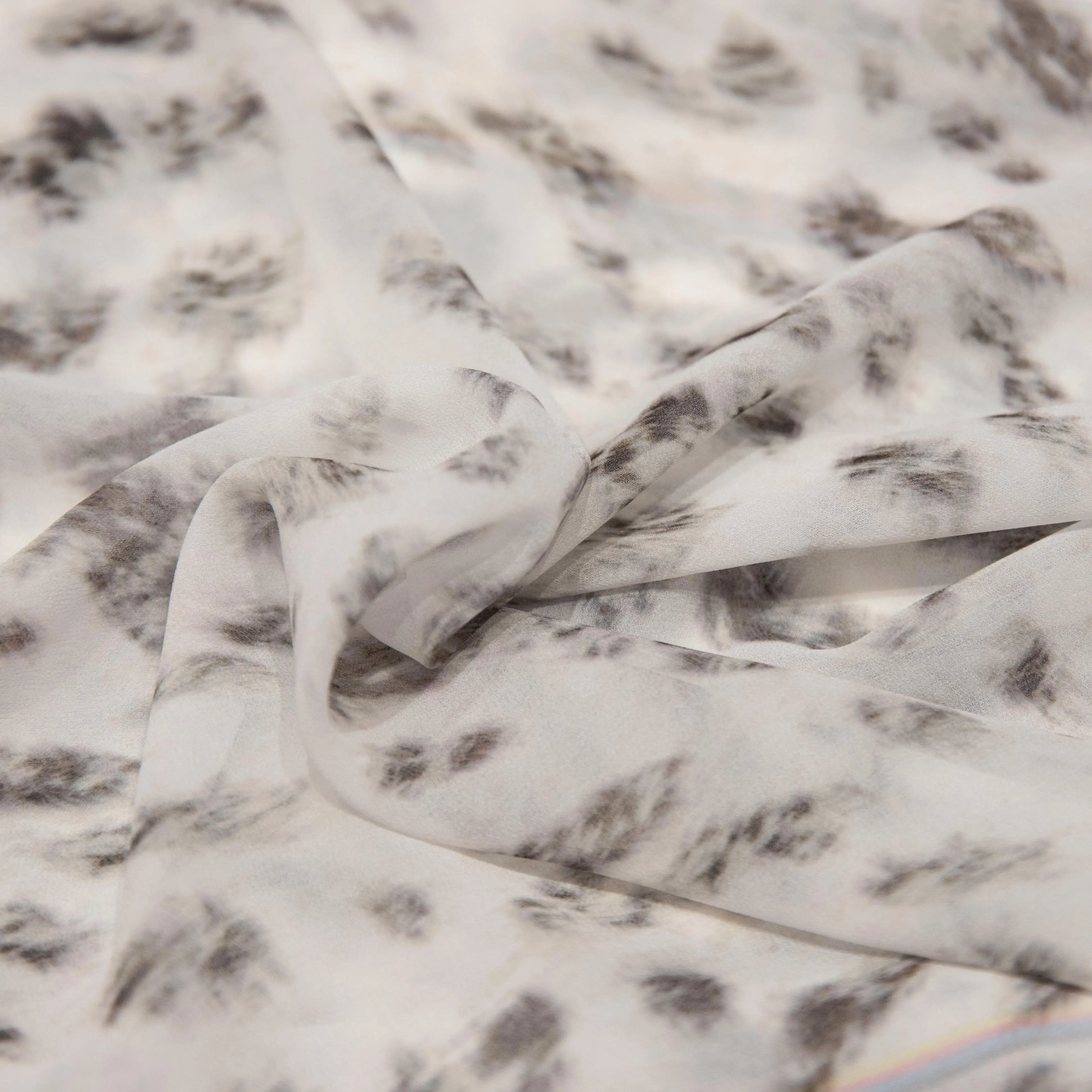 China Wholesale 100% Polyester Soft Furniture and Clothing Fabric Common Durable Advanced Raw Materials