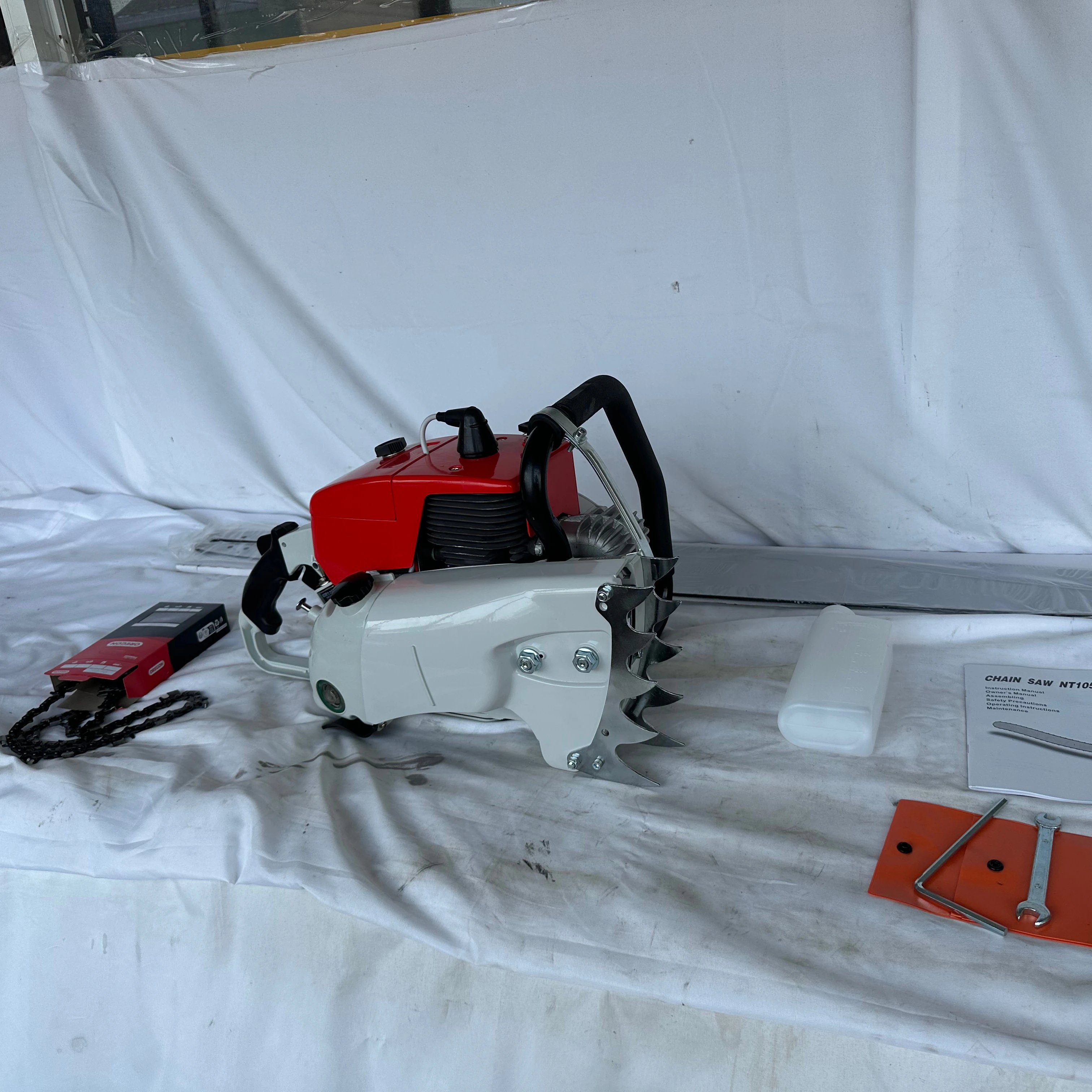 Heavy Duty powerful 070 gasoline chainsaw 105cc chain saw