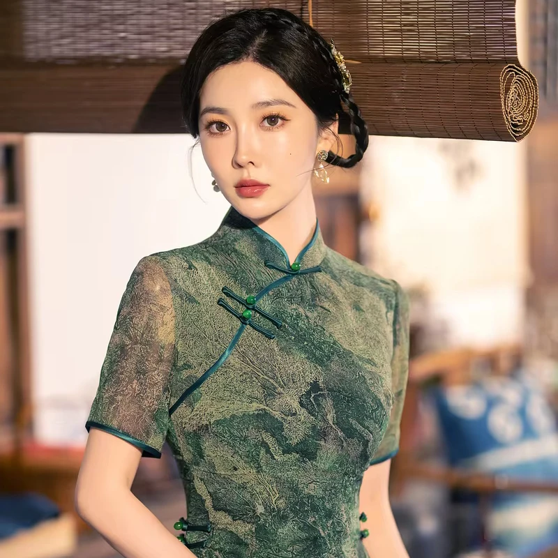 Popular Recommend 2024 high quality cheongsam plus size traditional cheongsam wedding dress