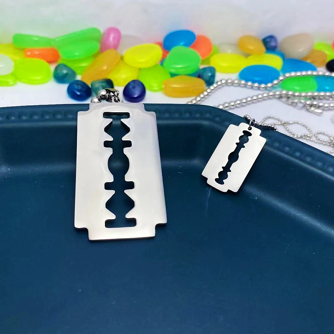 European and American hip hop stainless steel eBay personality cool razor Pendant Fashion Necklace