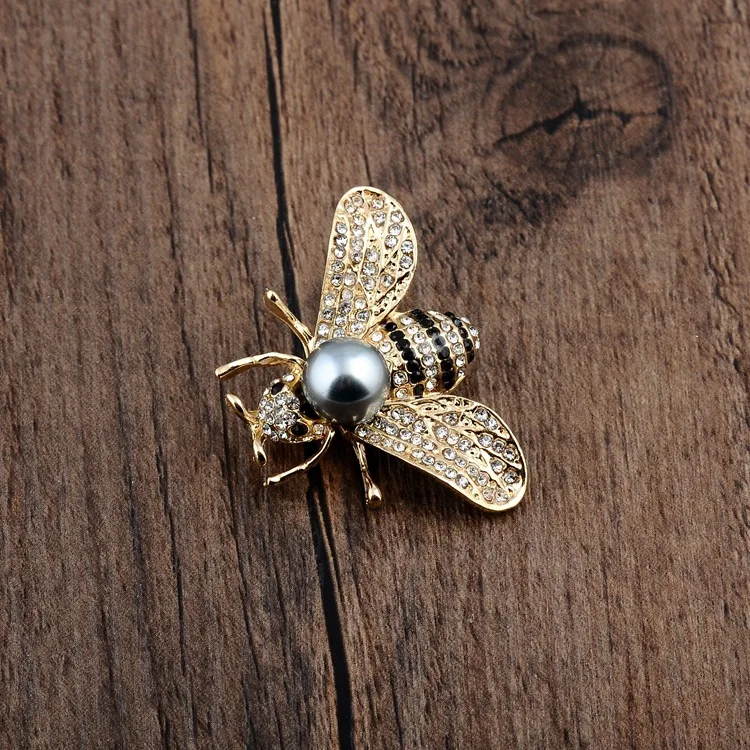 European American three-dimensional bee bright pearl brooch Small suit dual-use exquisite alloy pin One piece dropshipping