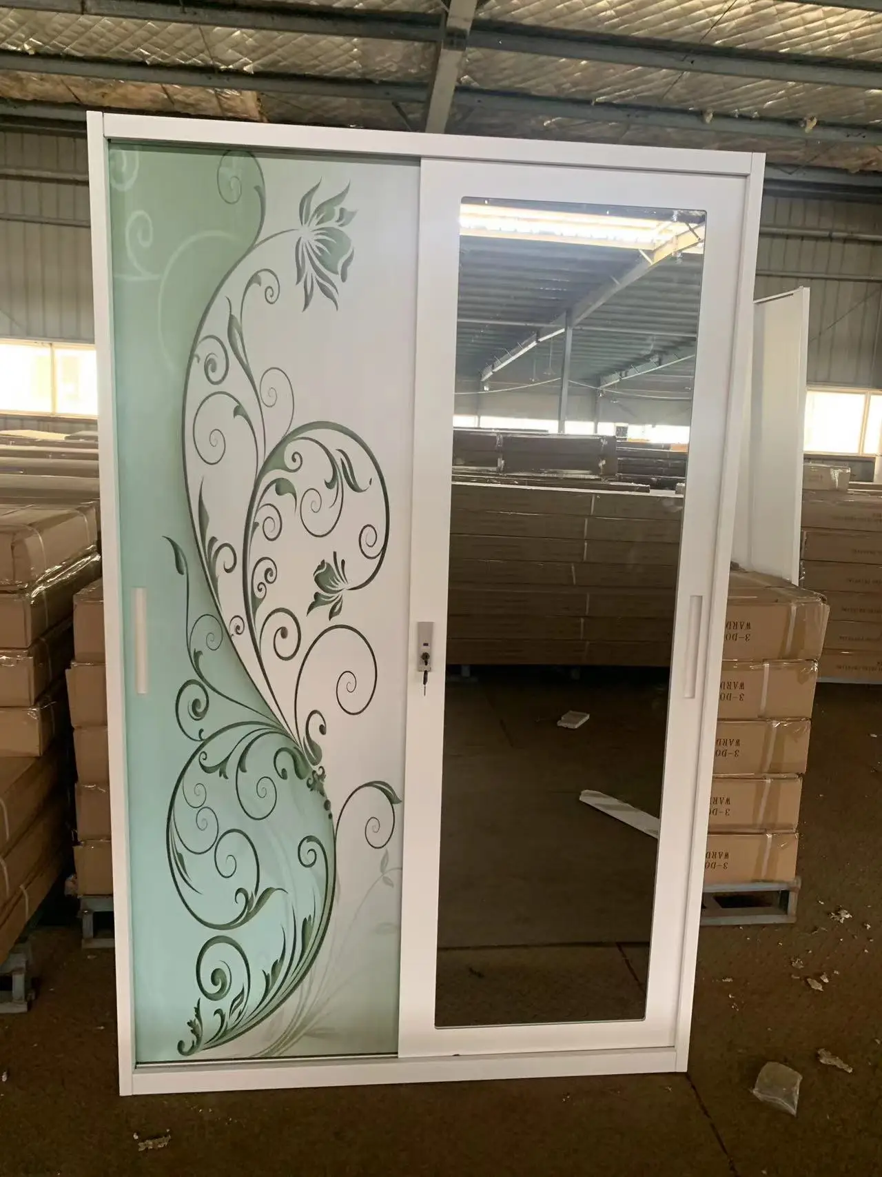 Modern Wardrobe Closet Cabinets Steel Almirah Wardrobe Sliding Door Metal Wardrobe With Dresser