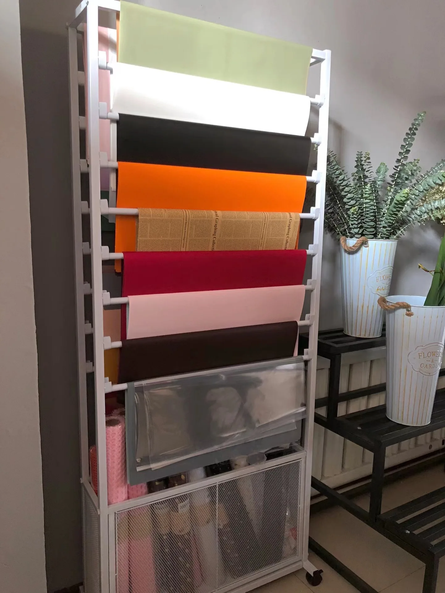 Florist flower stand Step multi-layer flower wake flower display stand Wrought iron with universal wheel  bucket