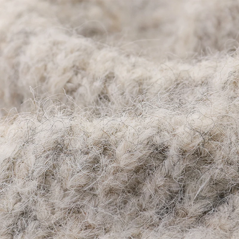 1/8.5NM Super Alpaca Wool  35% acrylic 19% wool 40% nylon 6% spandex