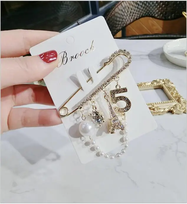 
New Design Alloy Jewelry Diamond Tassel Pearl Rhinestone Pearl 5 Woman Brooch 
