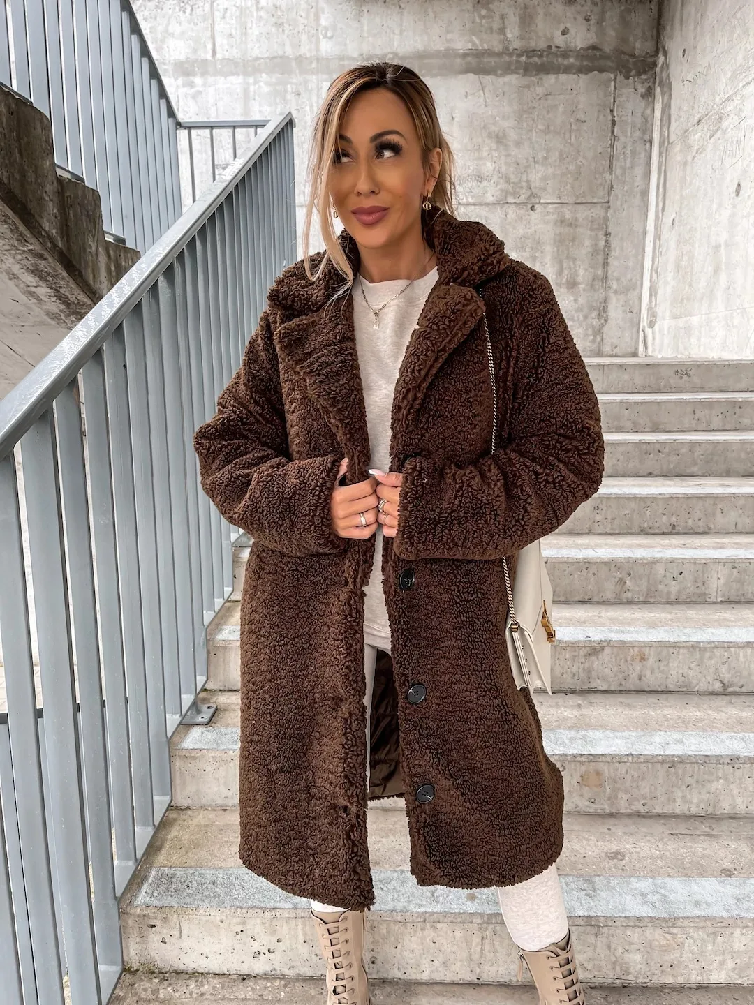 Faux Wool Women Coat Winter Warm Outerwear Fashion Teddy Plush Overcoats Female Chic Solid Single Breasted Streetwear Lady Coats