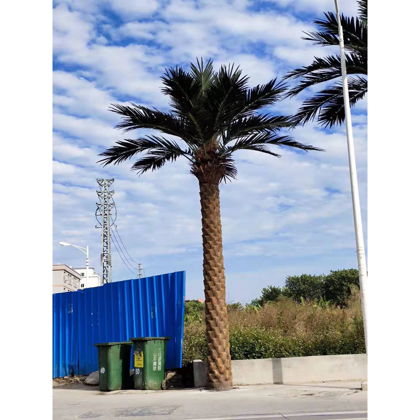 Factory Direct Sale Customized Big Fake Seaweed Palm Tree Large Artificial Date Palm Tree For Garden Hotel Landscaping & Decking