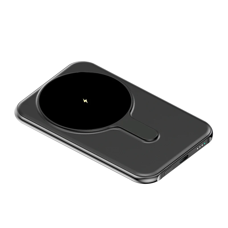 Universal Christmas Promotional Gifts 5000mAh Ultra Thin Power Bank Magnetic Fast Charging Power Bank OEM/ODM Wireless Charger