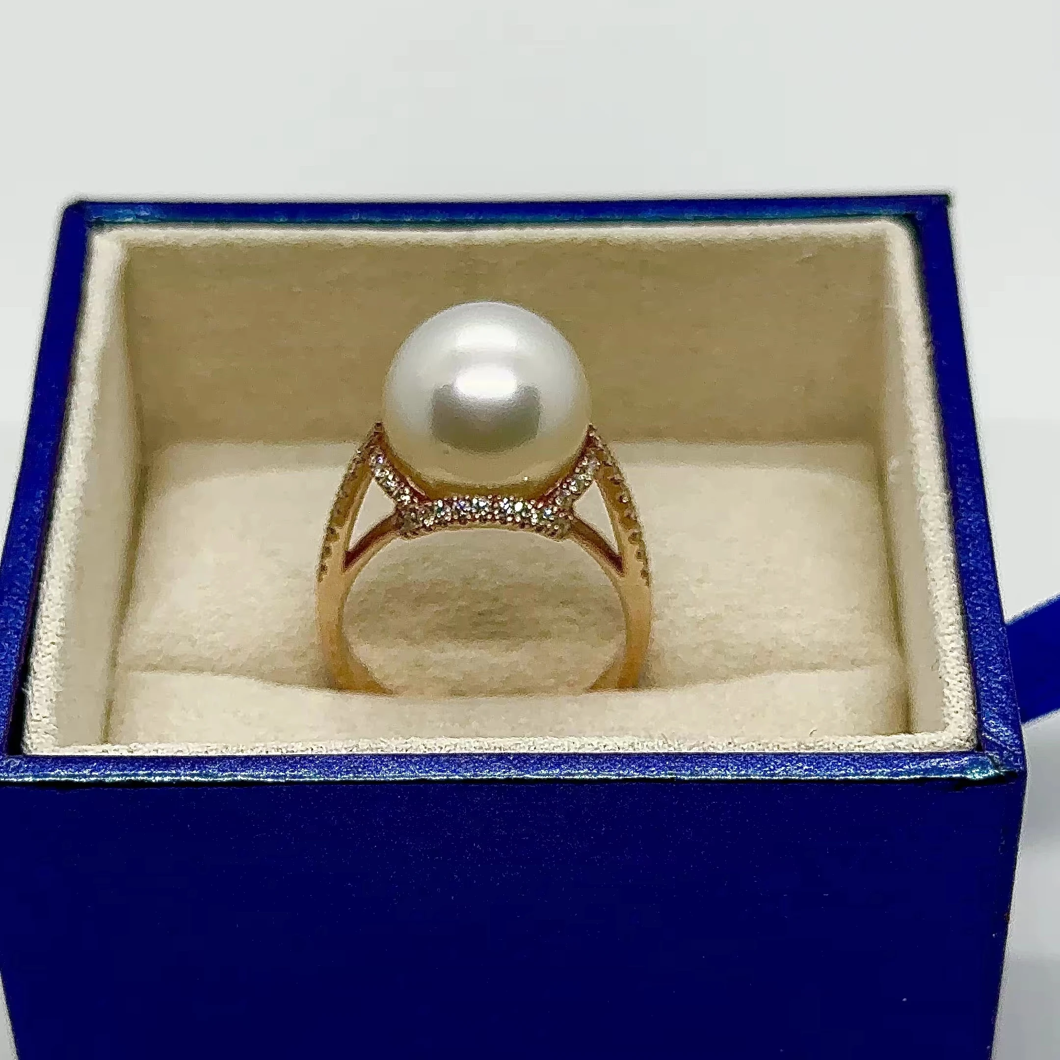 18K real gold Stylish lines diamond and pearl ring