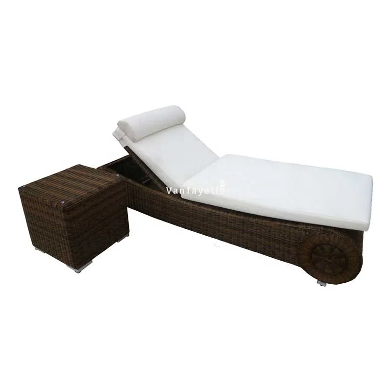Outdoor PE Rattan Wicker Weaving Lounge with round pillow and thick cushion Sun bed Day bed