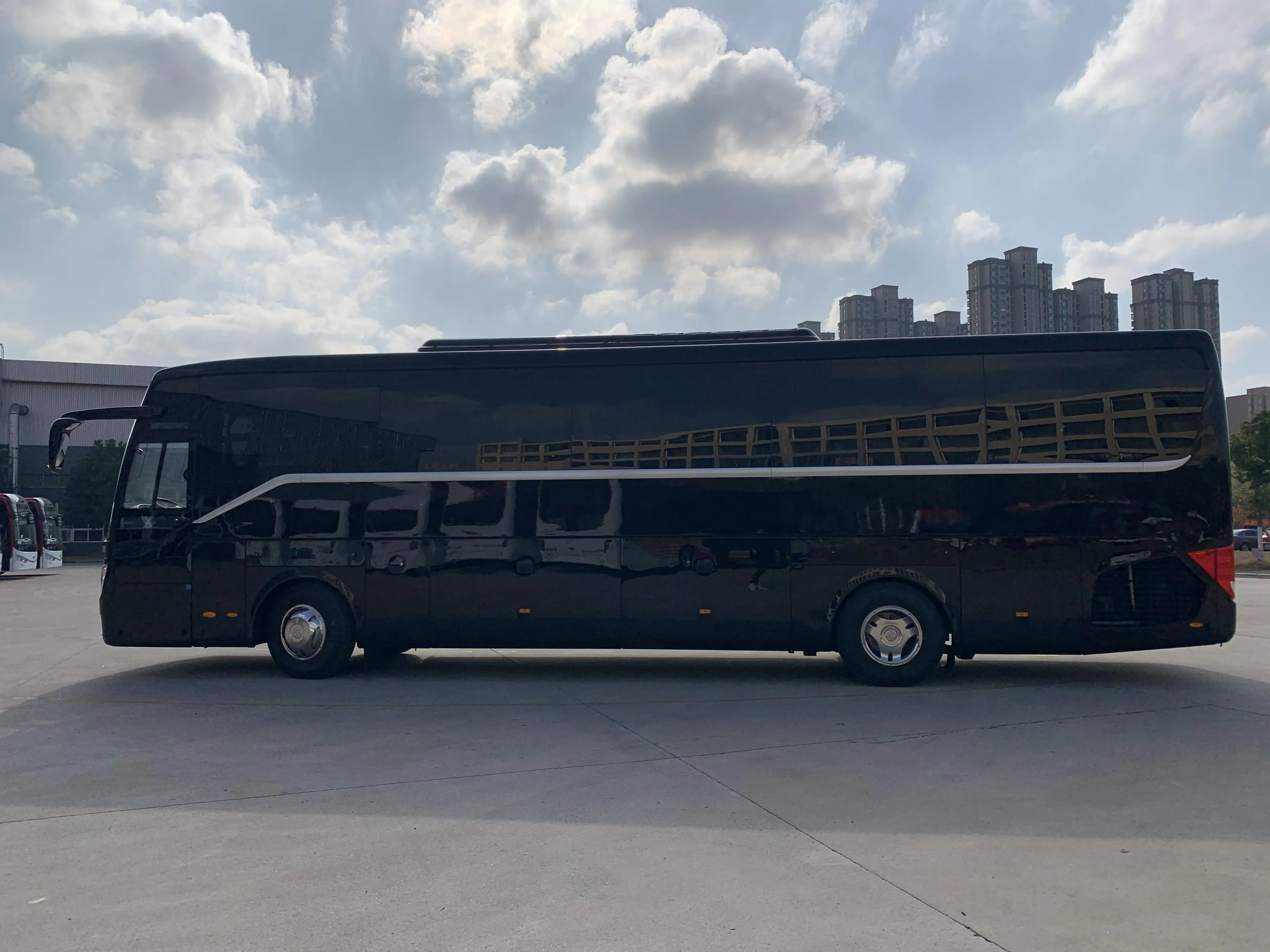 12m  luxury bus