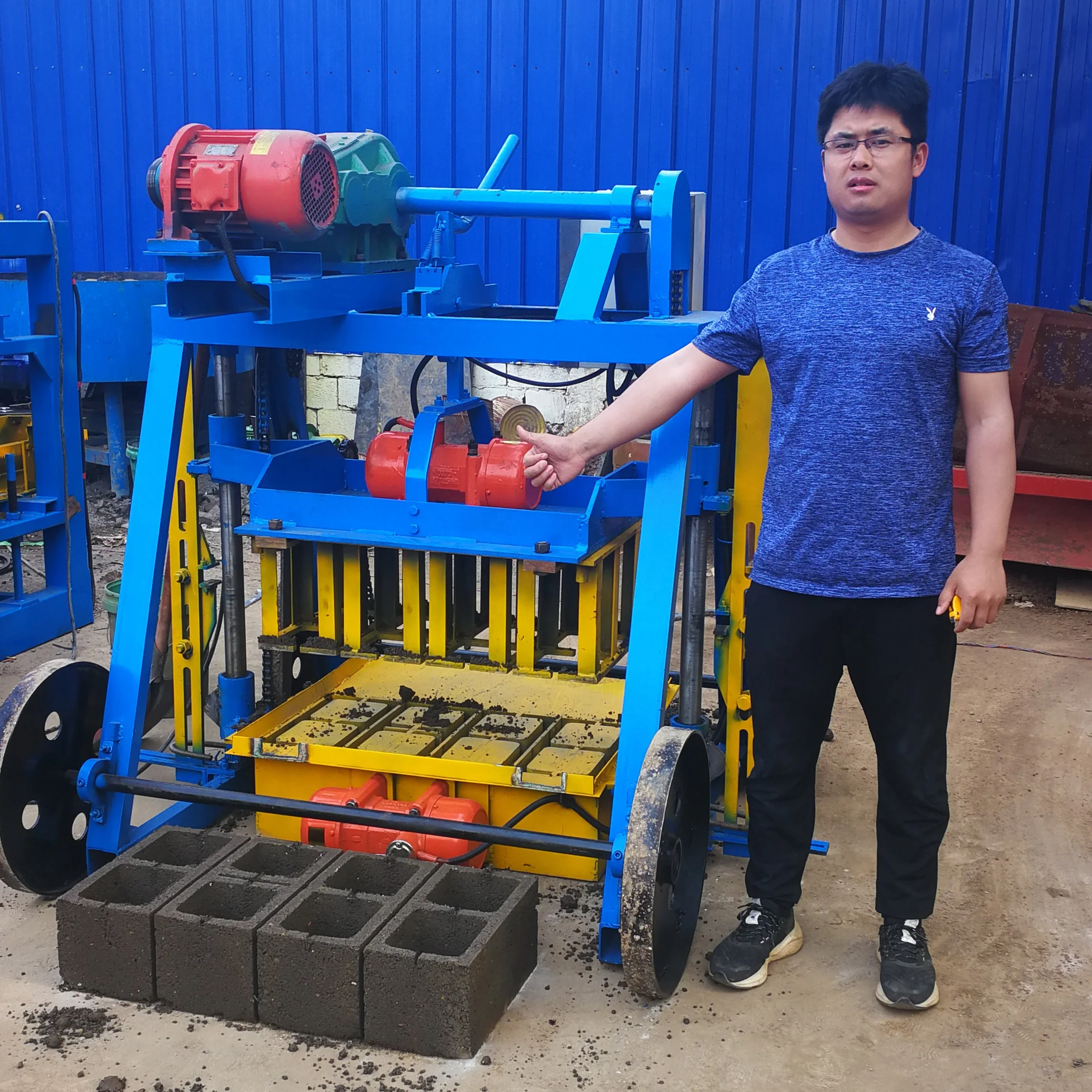 china big wheels Qtj4-40 mobile hydraulic interlocking paver brick maker automatic hollow block cement making machine automatic