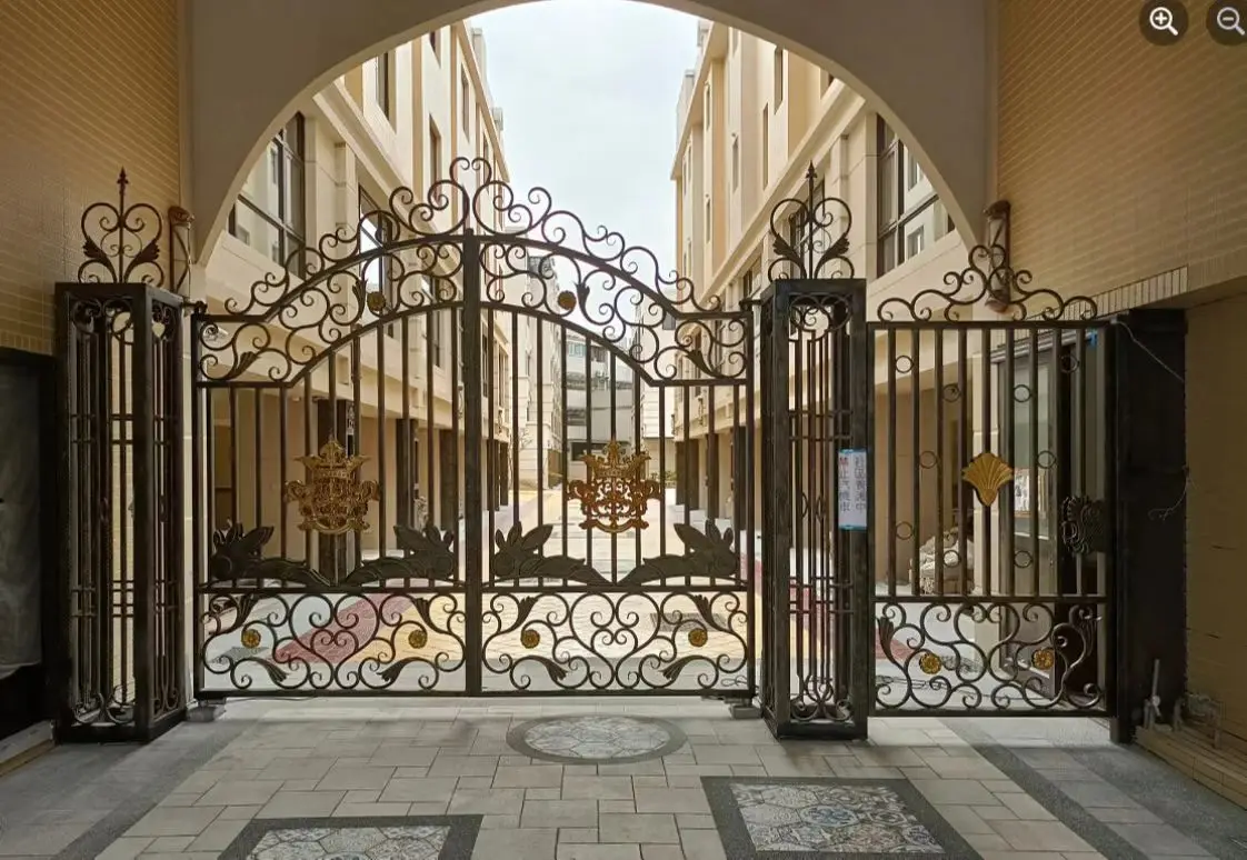 gate (2).jpg
