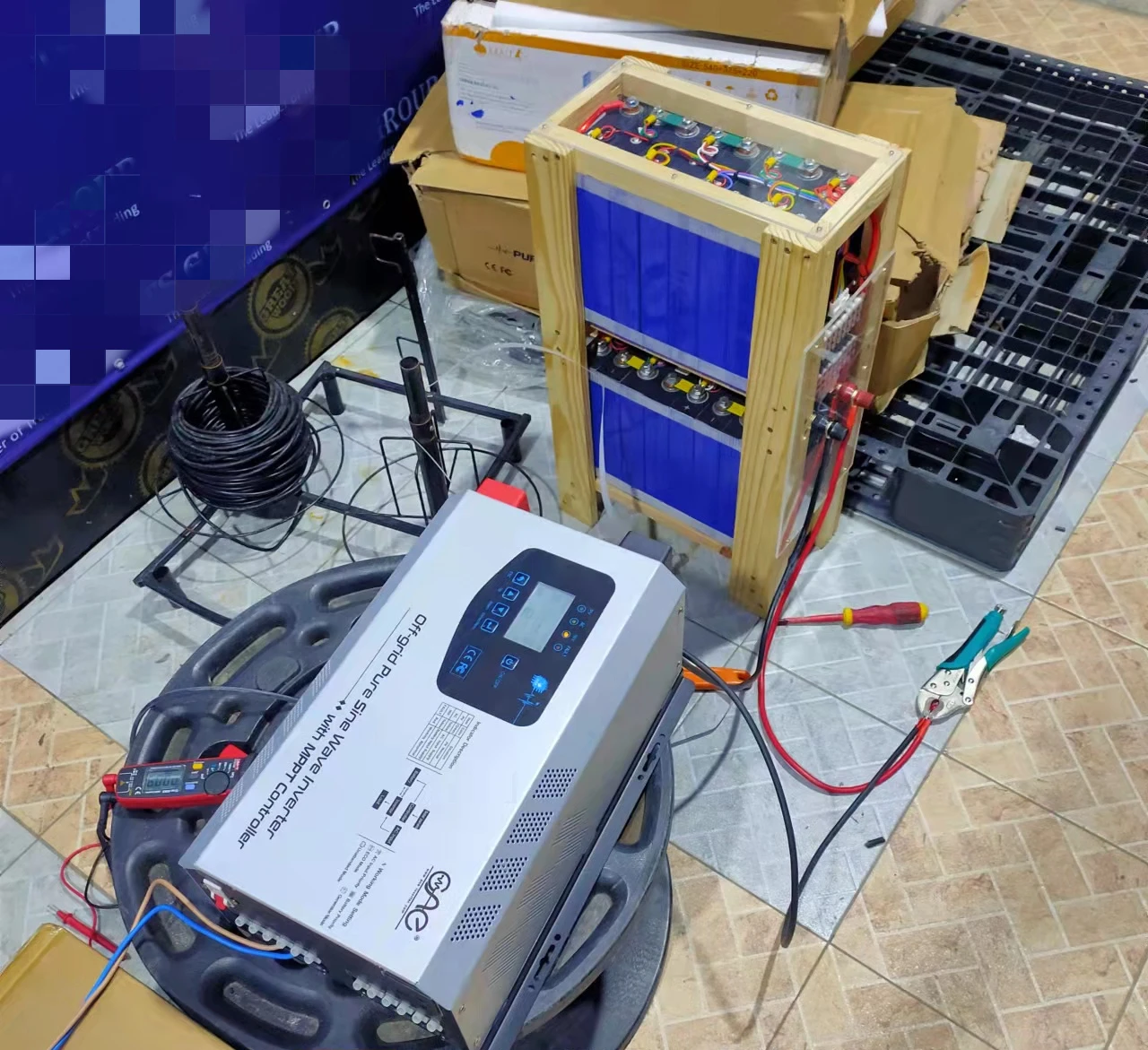 Инвертор FTS на солнечной батарее с контроллером зарядного устройства Mppt от постоянного тока до переменного один инвертор для дома