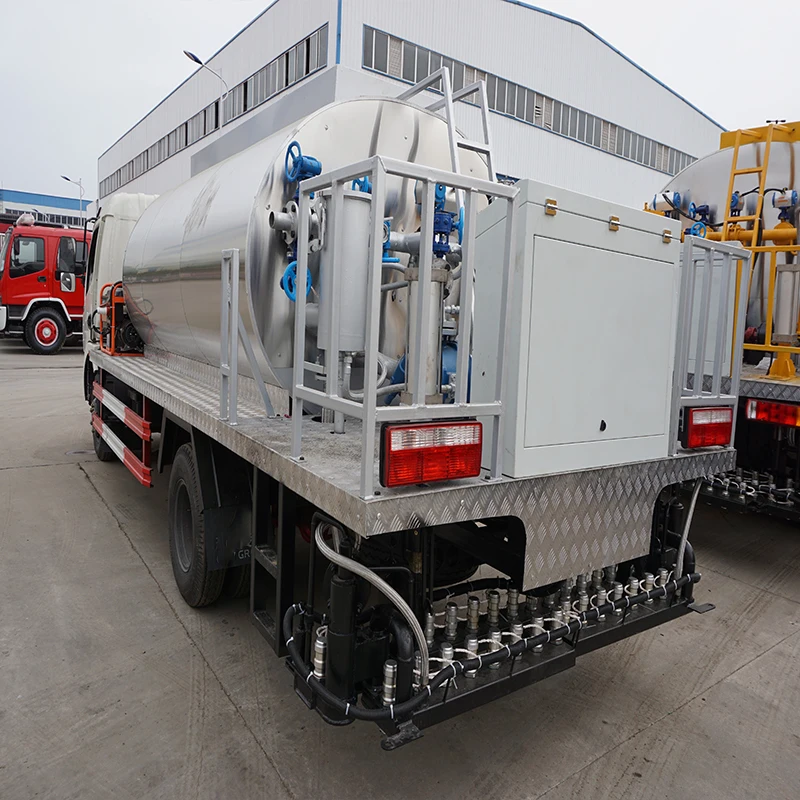 DONGFENG 4x2 6T 5000l Asphalt Distributor Truck Asphalt Paving Truck Asphalt Bitumen Tank Truck Synchronous Chip Sealer In Stock