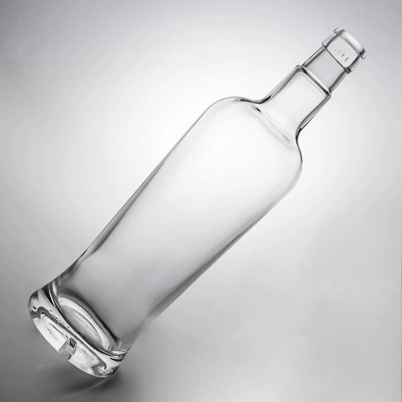 Wholesale Hot sale 700ml 750ml glass bottles Super Flint glass bottles personalized custom Whiskey Rum vodka and corks