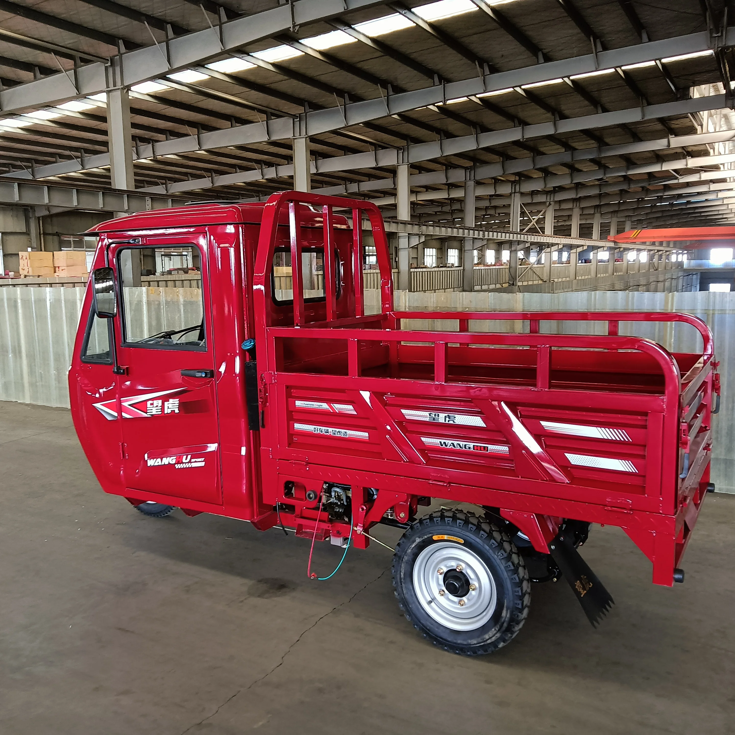 Semi-enclosed Fuel Oil Three Wheel Motorcycle Five Water Cooled Self Unloading Load king Climbing Wang