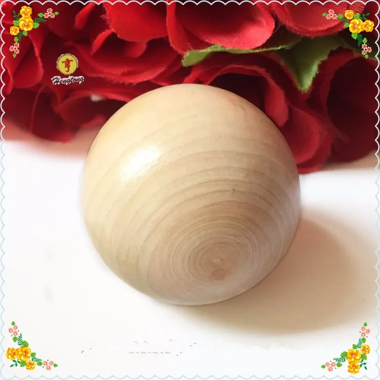 Круглый деревянный шар натурального цвета 45 мм с прозрачным лаком для оптовой продажи без