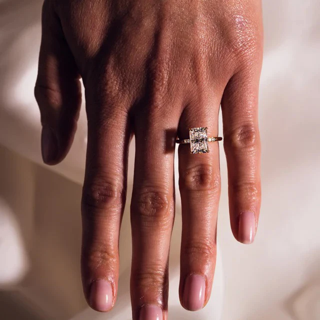 Custom Costume Jewelry Manufacturer Wedding Zircon Diamond Radiant Design 925 Silver Ring