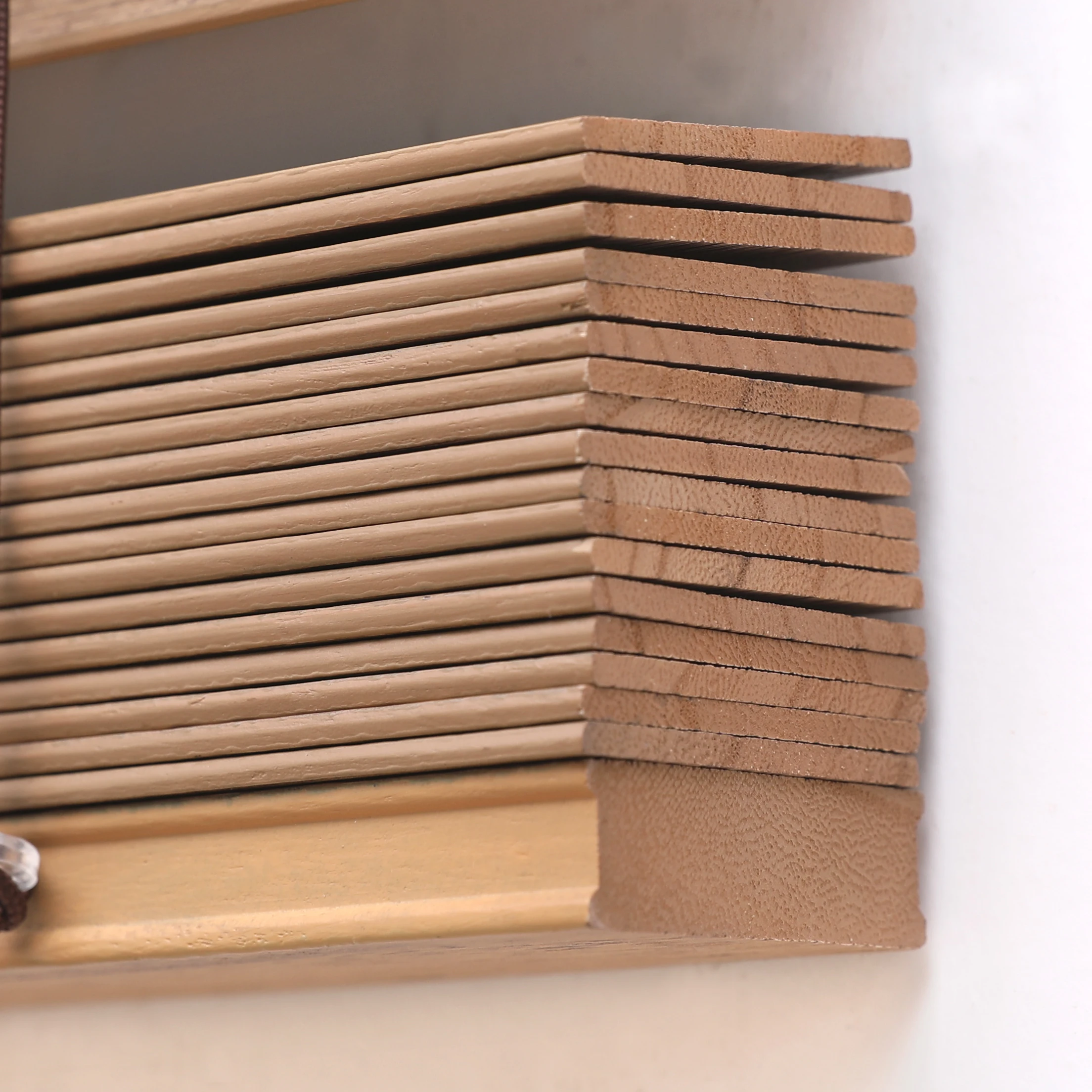 Retractable Zip Screen Indoor Curtain and Windproof Outdoor Blinds Wooden Shades