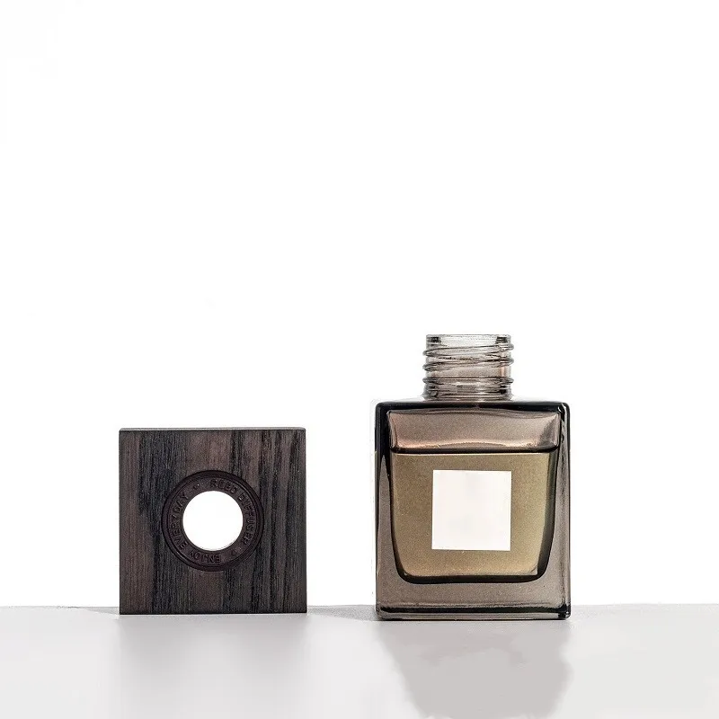 New 100ml Square Glass Bottle With Wooden Lid Aromatic Product Genre Air Freshener Aromatherapy Stick