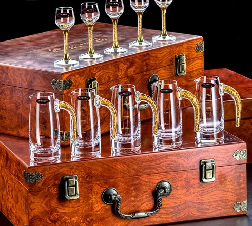 Baijiu cup dispenser Gold foil cup High grade crystal glass set Small household wine cup