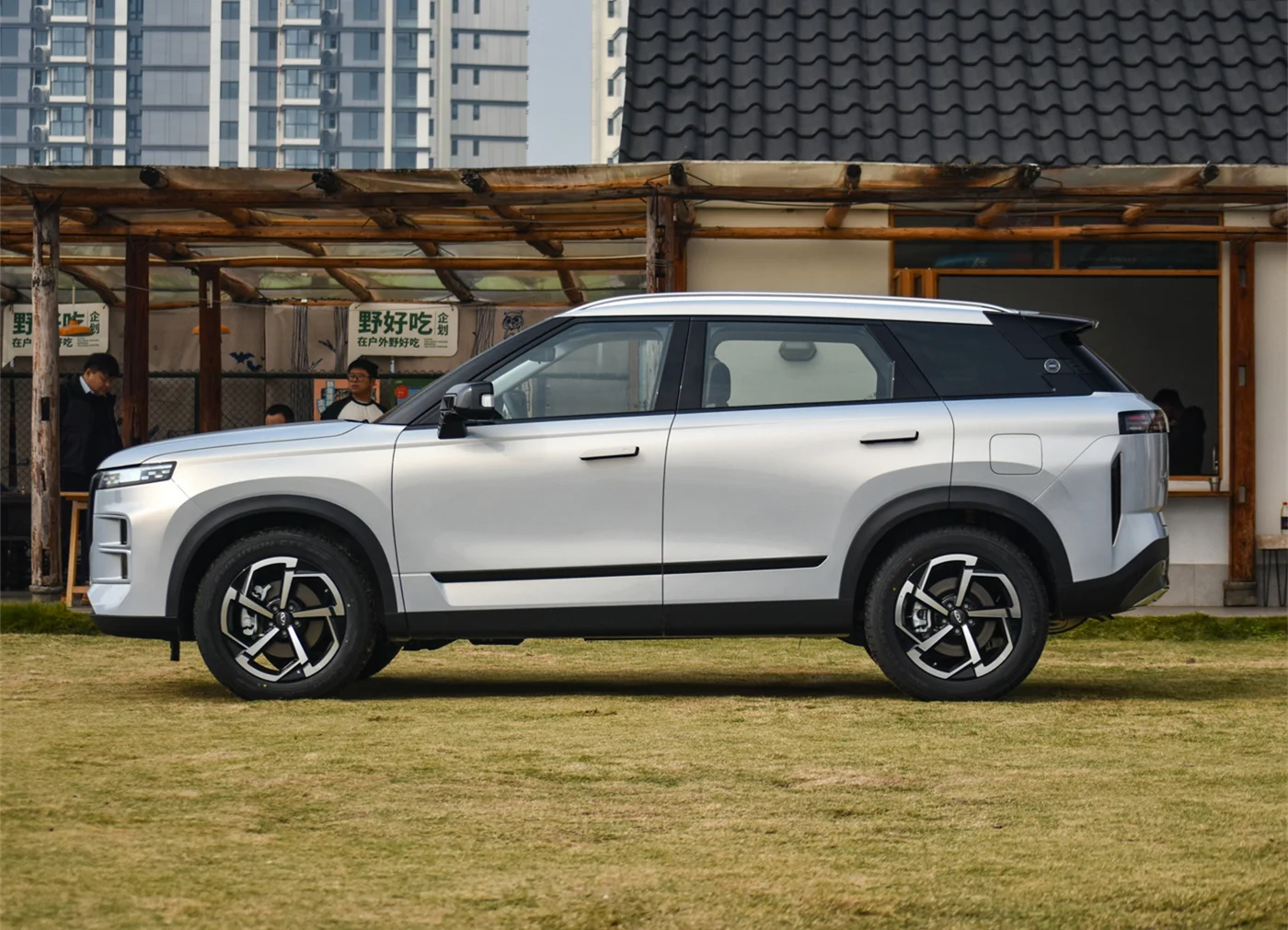 Новейшие китайские электромобили Chery подержанные автомобили туристический и бытовой экспорт в мир