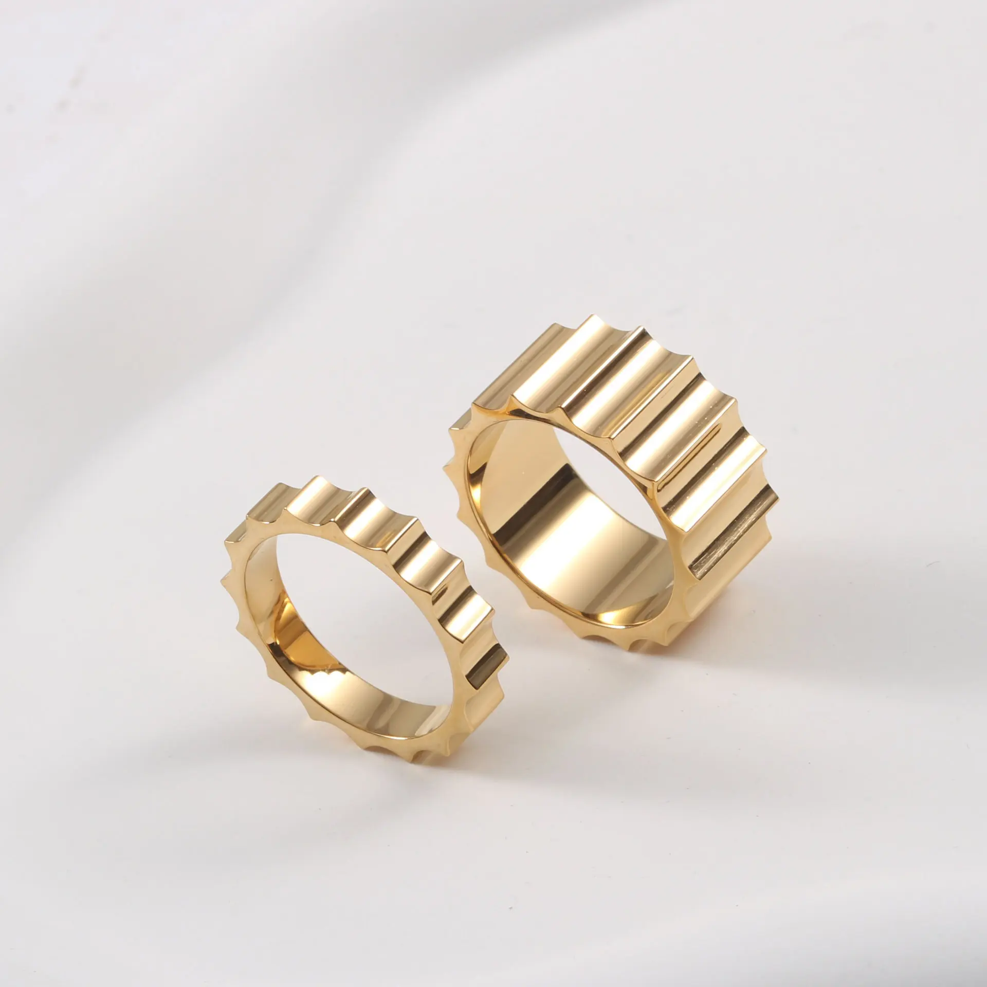 Trendy Geometric 18K Gold Plated Stainless Steel Gear Shape Ring Tarnish Free Jewelry