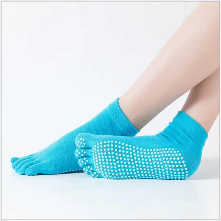 Wholesale Breathable Rainbow 5 Finger Socks Pillates Women Non-slip Toe Grip Yoga Socks