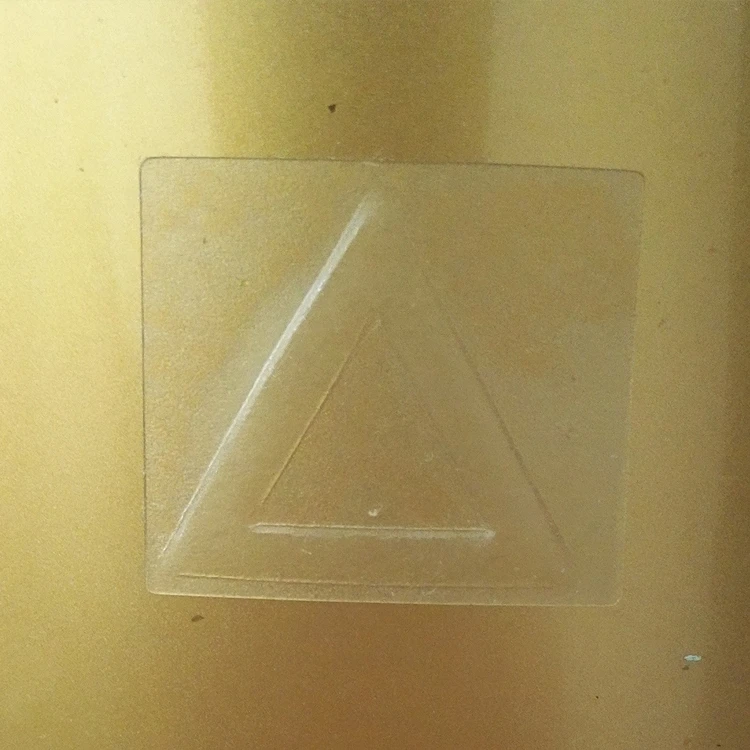 Индивидуальные треугольные приподнятые клейкие этикетки наклейки в рулоне упаковка на заказ виниловые прозрачные тактильные предупреждающие