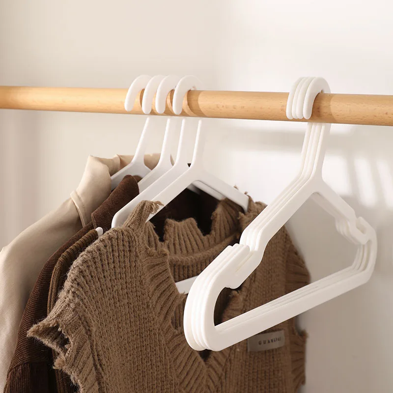Chenyi Selling Space Saving Plastic Hanger with Hook Durable Clothes Hanger Light Weight Plastic Clothes Hanger