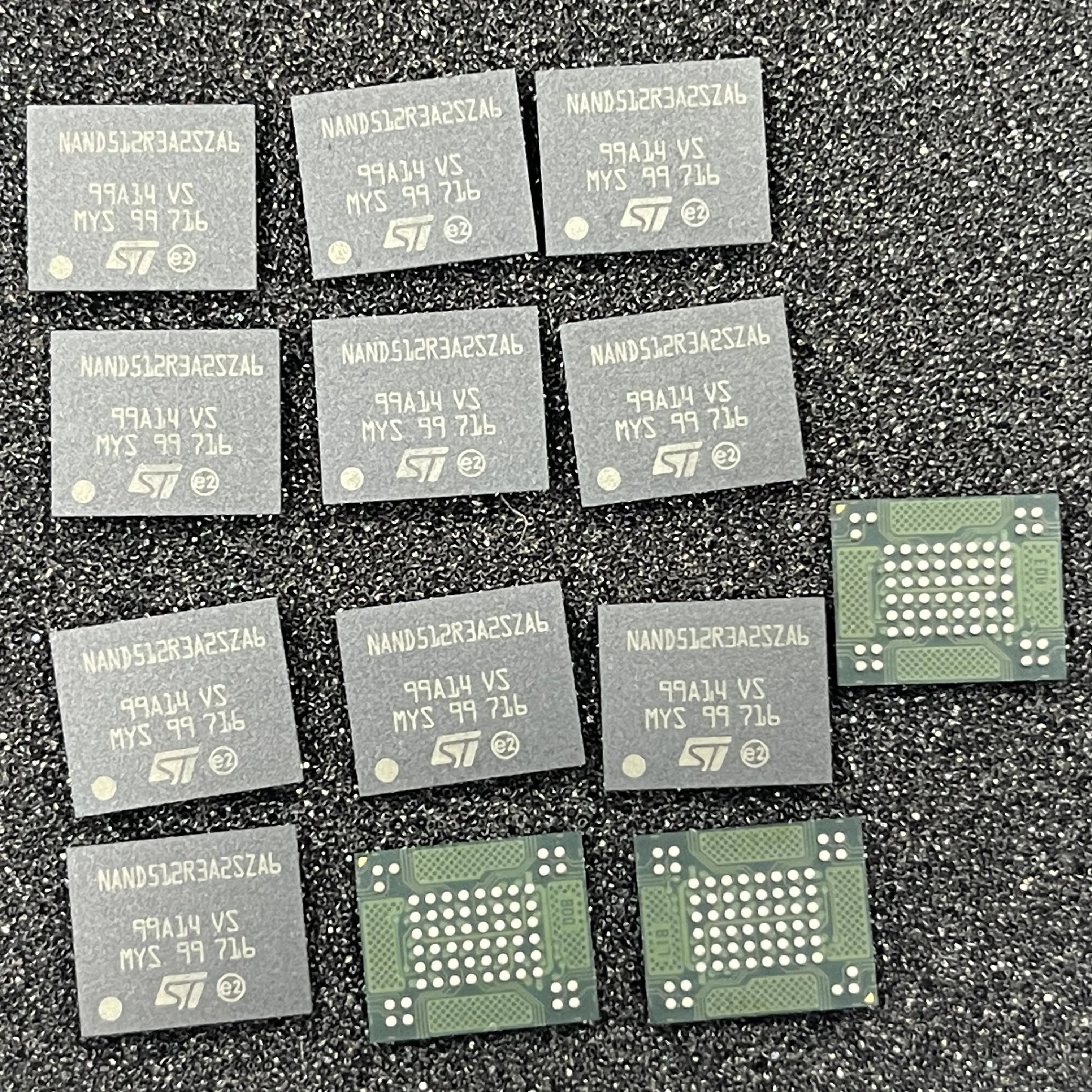 Новый оригинальный NAND512R3A2SZA6E Микронная вспышка-NAND памяти IC 512 Мбит параллельные 50 ns 63-VFBGA чипы электронные компоненты в наличии
