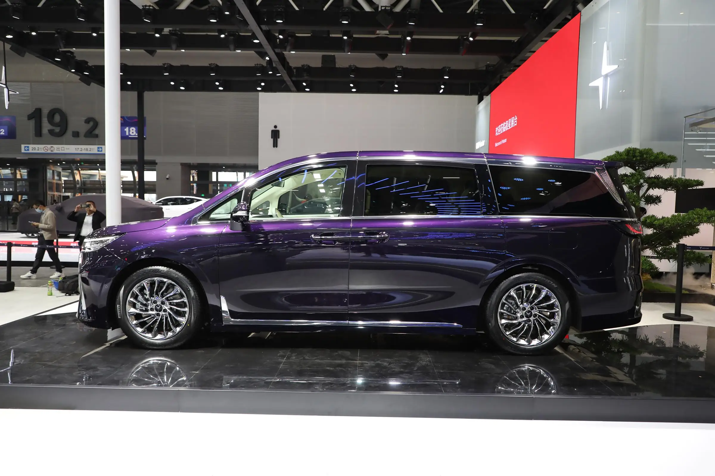 Лидер продаж 2023 масло электрический автомобиль voyah dreamer продажа гибридных автомобилей рядом со мной