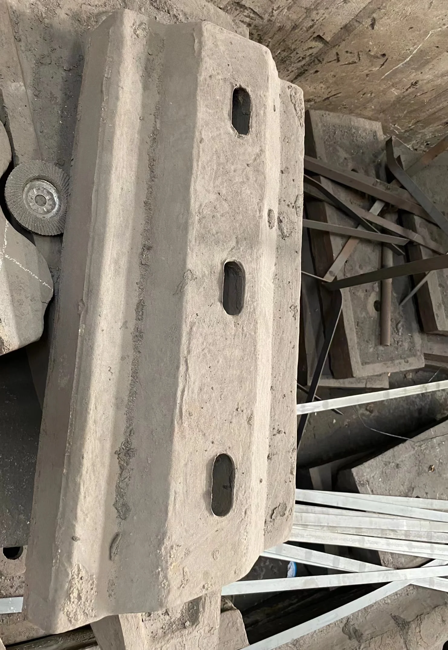 Factory produce high quality Bimetal Hard-wearing Compound Liner Stairs-Shaped Bimetal Compound Liner for Rod Mill well price