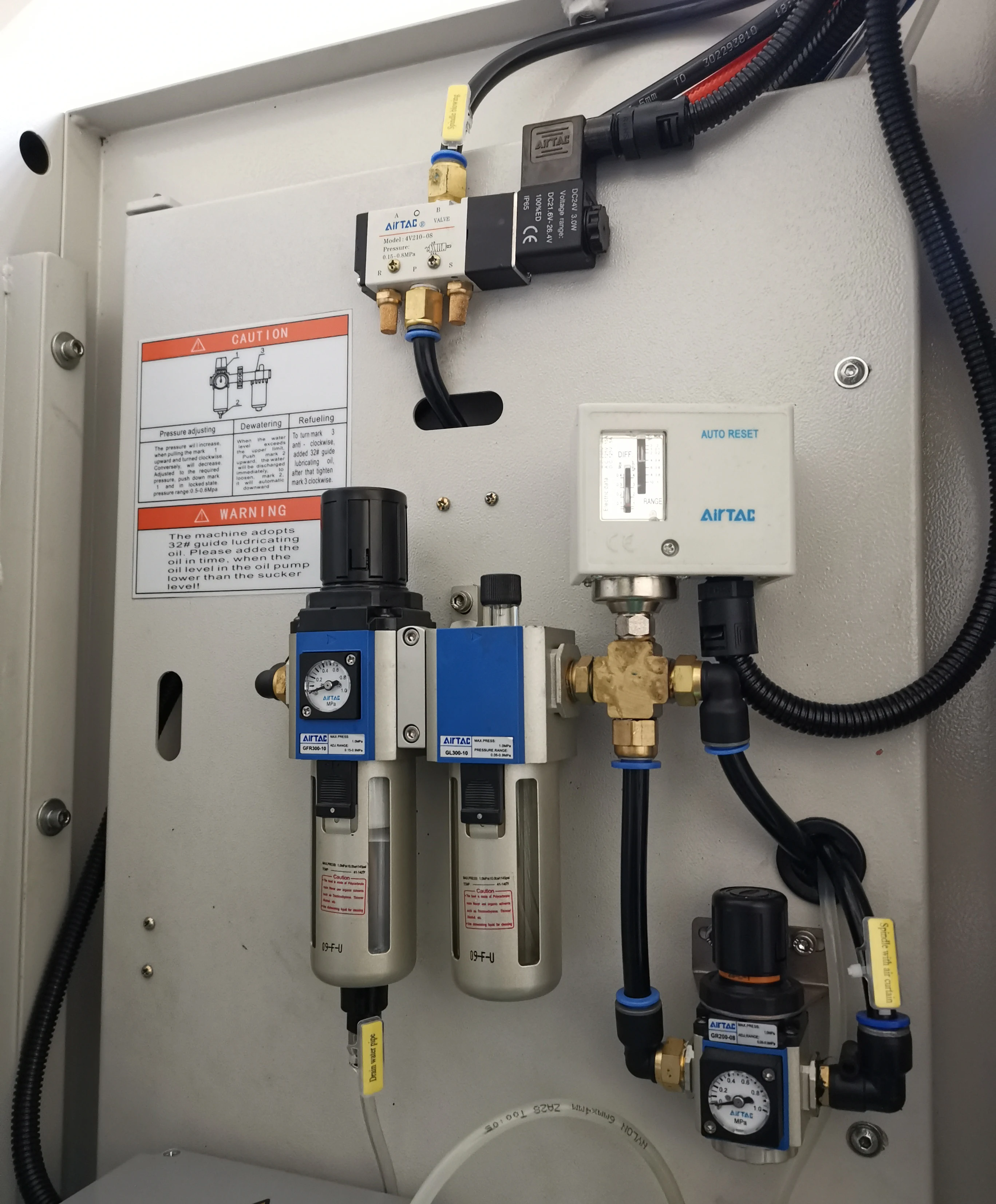 BT40 3-Axis Linear Guideway New Condition Single Spindle Vertical CNC Heavy-Duty High-Accuracy Configuration Siemens Control