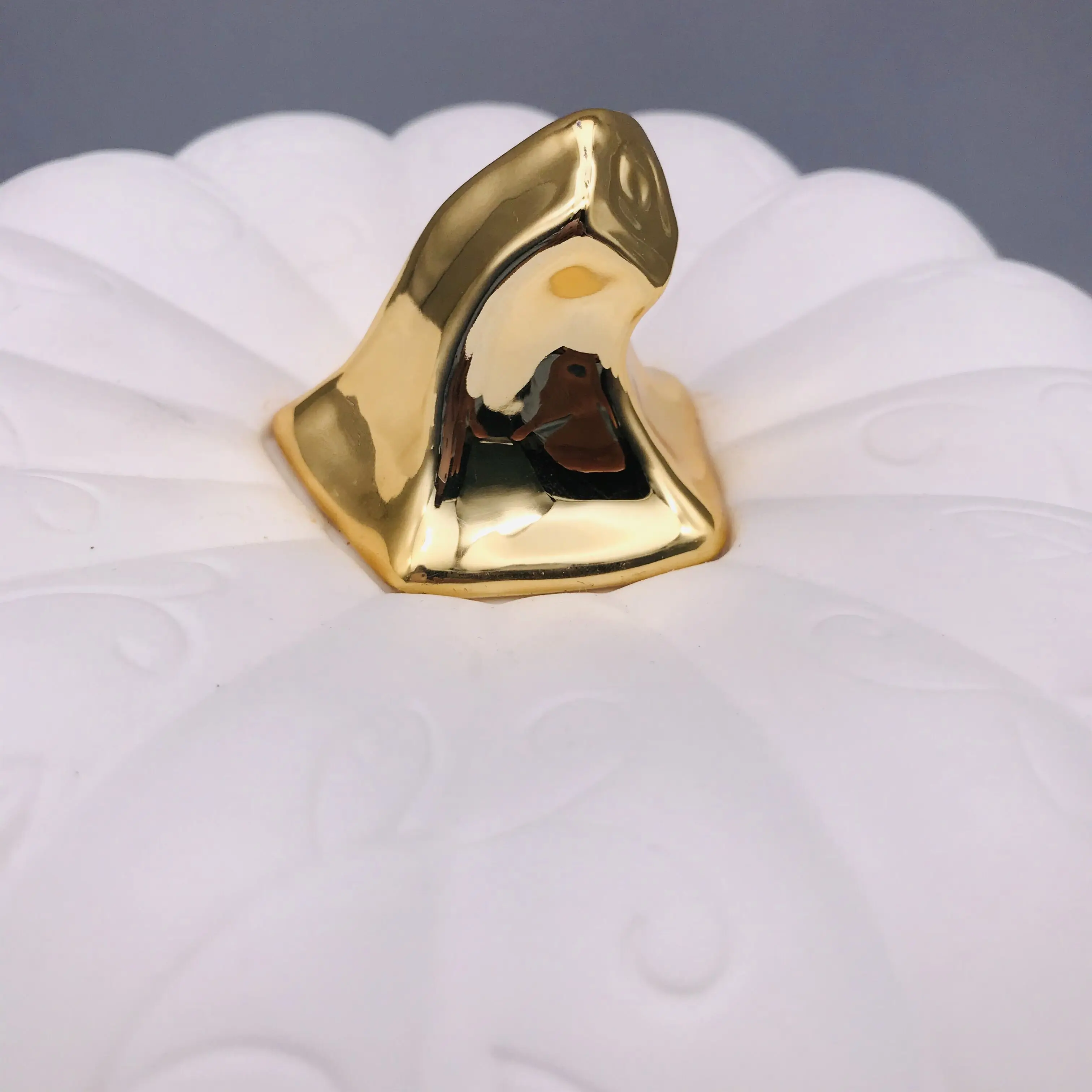 China manufacturer home decor porcelain Halloween flat pumpkin LED