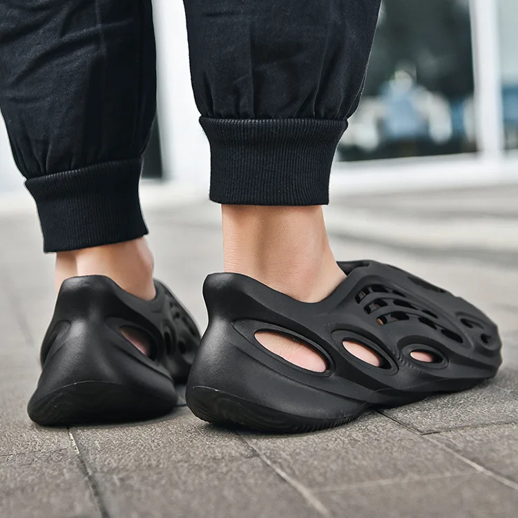 2022 new trends fashion men shoesbeach out door good quality unisex slippers border coconut hole slides soft sandals