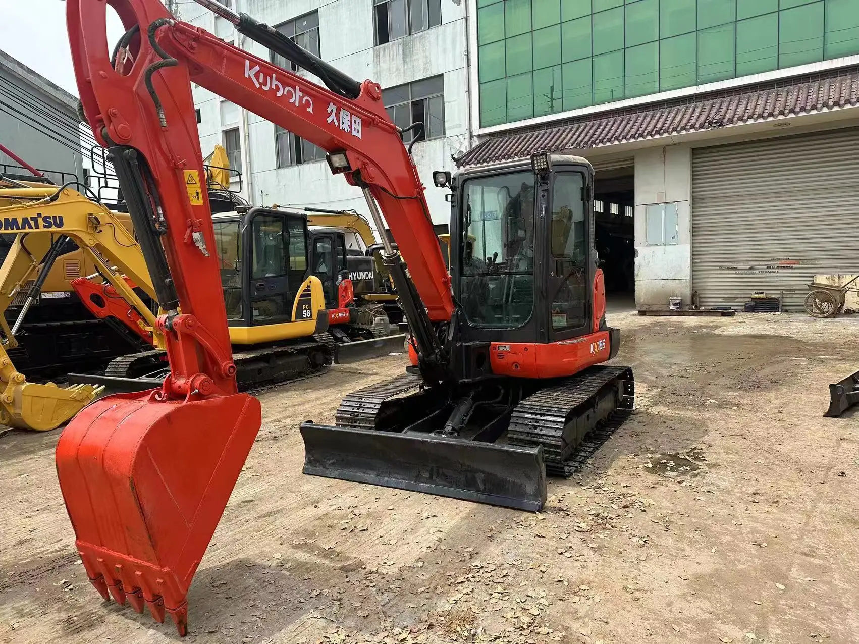 Лидер продаж оригинальный мини-экскаватор Япония Kubota 6 тонн 5 экскаватор Kx165-5 Kx155-3 kx163 с насадкой