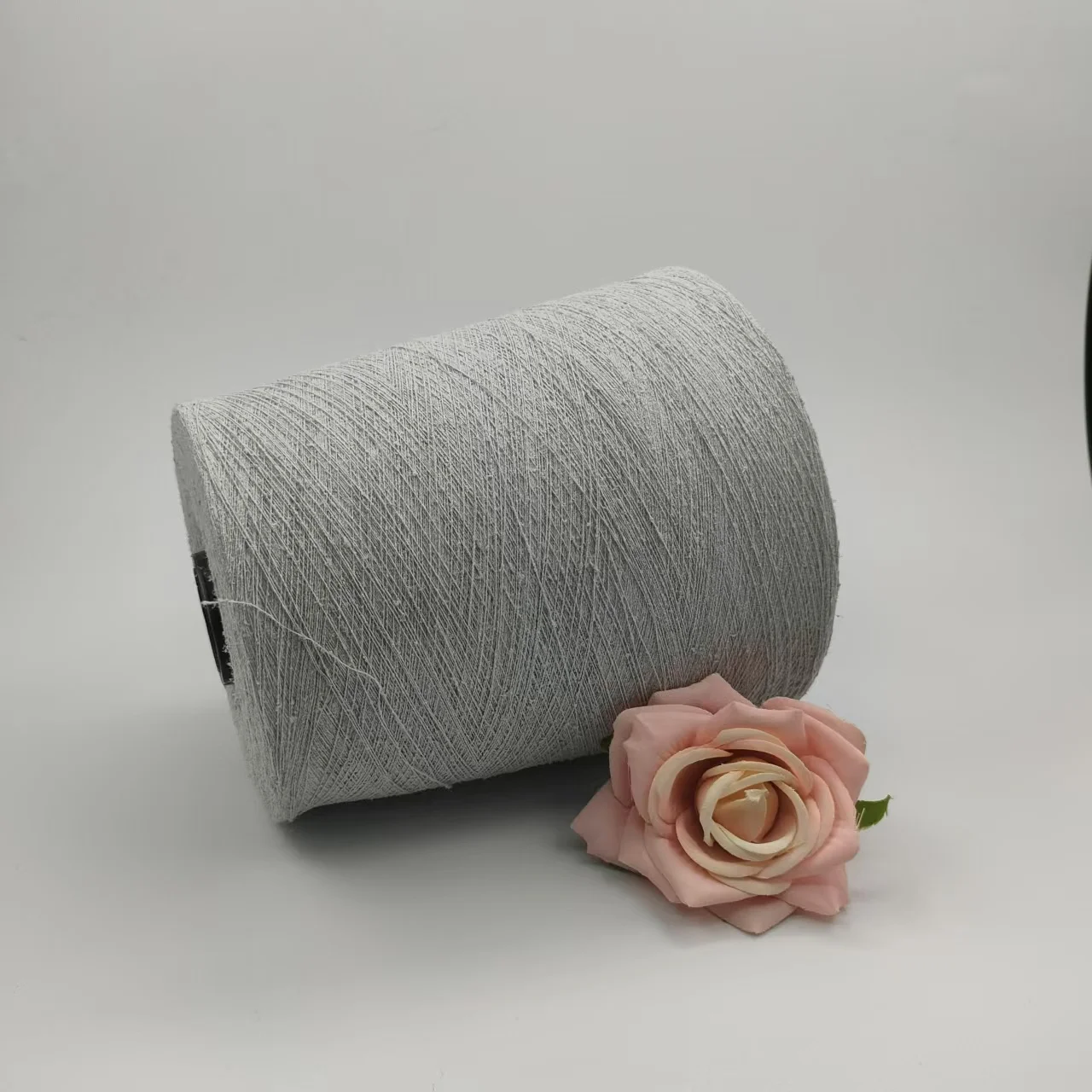 Good air permeability 20S Raw color Cowhide yarn